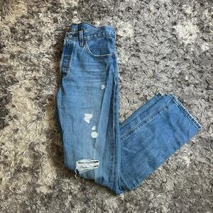 Levis 501 women’s Distressed Jeans